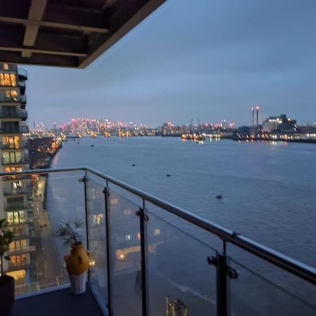 Snuggle Inn - Riverside Apartments - Views Over Looking London River Thames, Close To O2 Arena, London Excel, London City Airport, Thames Clipper- River Boat Service, Woolwich Ferry, Onsite Parking, Twin Room Option Available Eksteriør bilde