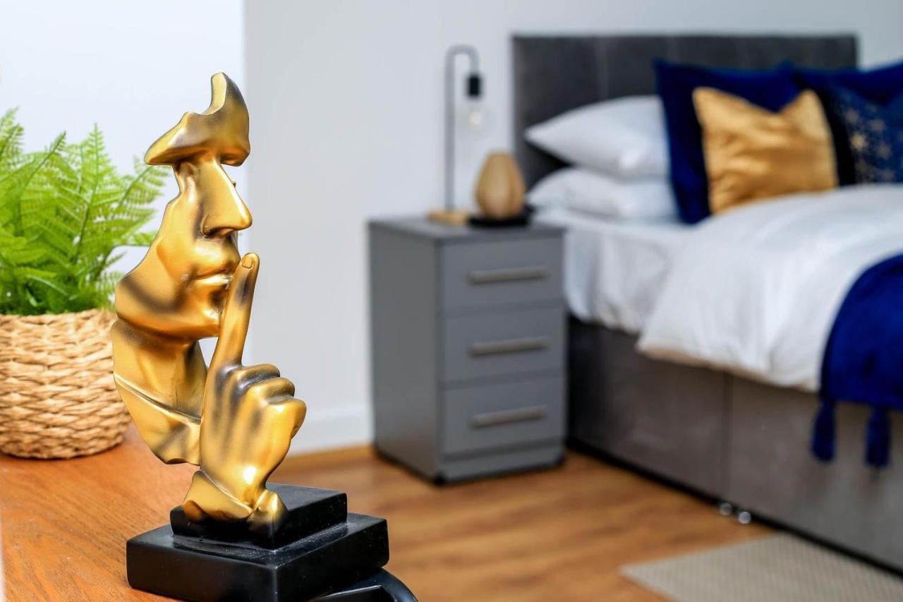 Snuggle Inn - Riverside Apartments - Views Over Looking London River Thames, Close To O2 Arena, London Excel, London City Airport, Thames Clipper- River Boat Service, Woolwich Ferry, Onsite Parking, Twin Room Option Available Eksteriør bilde