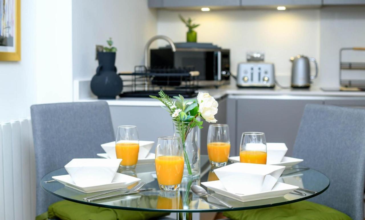 Snuggle Inn - Riverside Apartments - Views Over Looking London River Thames, Close To O2 Arena, London Excel, London City Airport, Thames Clipper- River Boat Service, Woolwich Ferry, Onsite Parking, Twin Room Option Available Eksteriør bilde