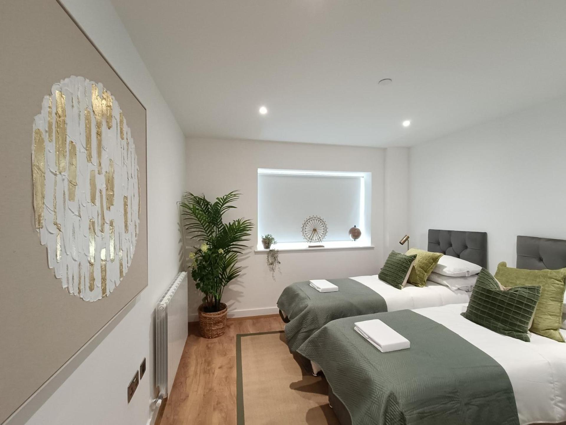 Snuggle Inn - Riverside Apartments - Views Over Looking London River Thames, Close To O2 Arena, London Excel, London City Airport, Thames Clipper- River Boat Service, Woolwich Ferry, Onsite Parking, Twin Room Option Available Eksteriør bilde