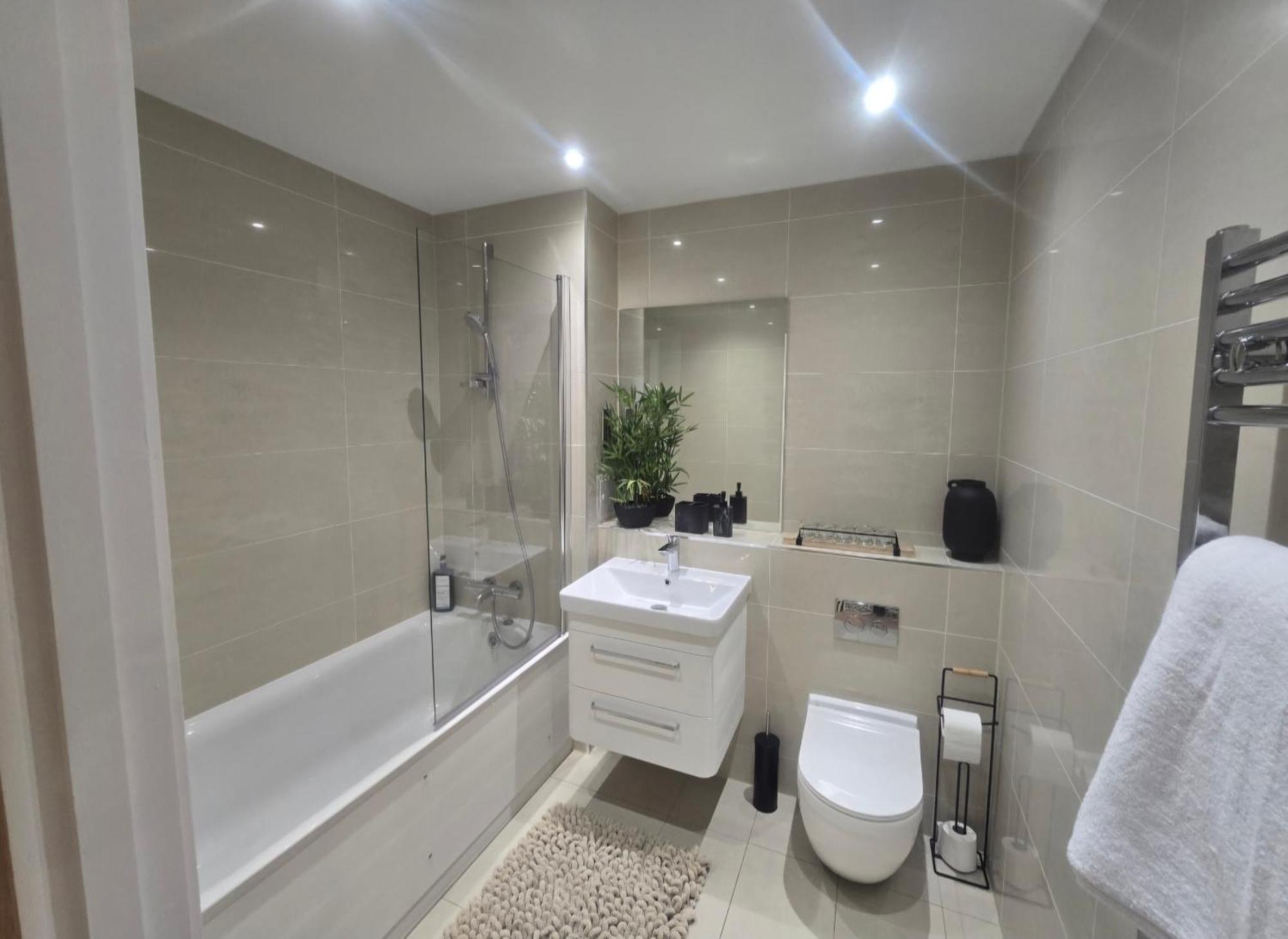 Snuggle Inn - Riverside Apartments - Views Over Looking London River Thames, Close To O2 Arena, London Excel, London City Airport, Thames Clipper- River Boat Service, Woolwich Ferry, Onsite Parking, Twin Room Option Available Eksteriør bilde
